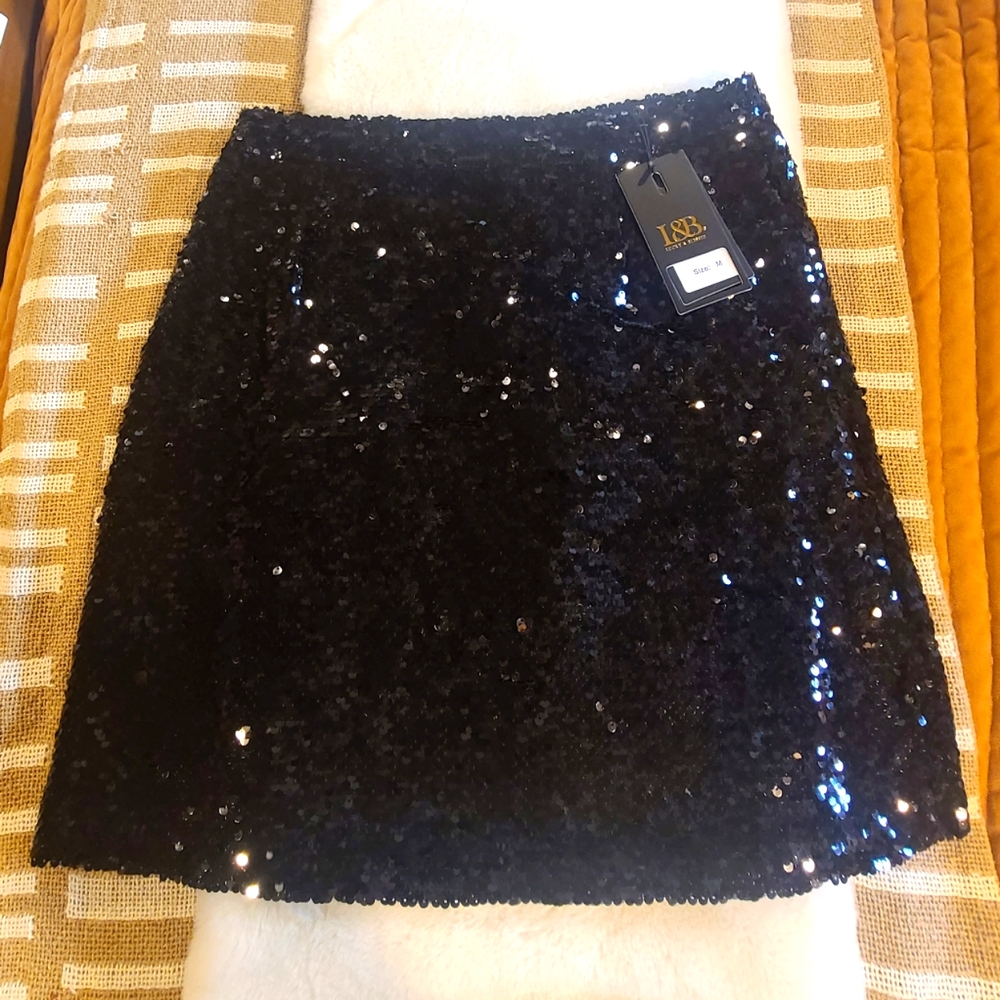 Women's Sequin Little Black Skirt Size M 🖤🖤🖤🖤